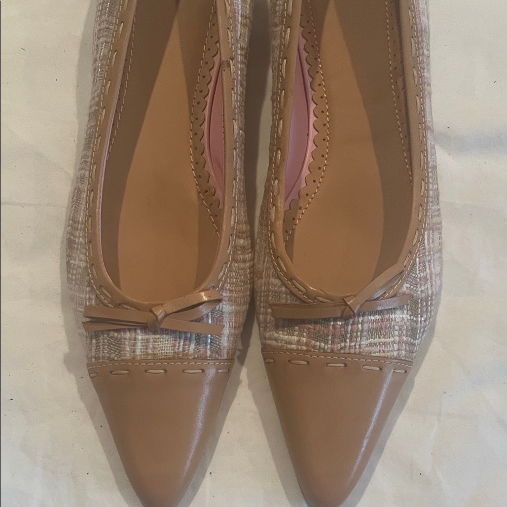 Lands End Brand NewNWOB Women’s Leath& Fabric Loafer/Slip-on style Tan&Cream sz8